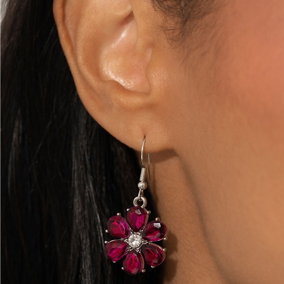 Outgoing Multi Necklace - Picture 5 of 5